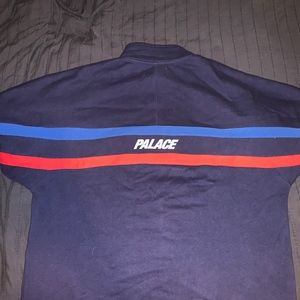 PALACE CREW NECK
WORN A FEW TIMES
10/10 CONDITION